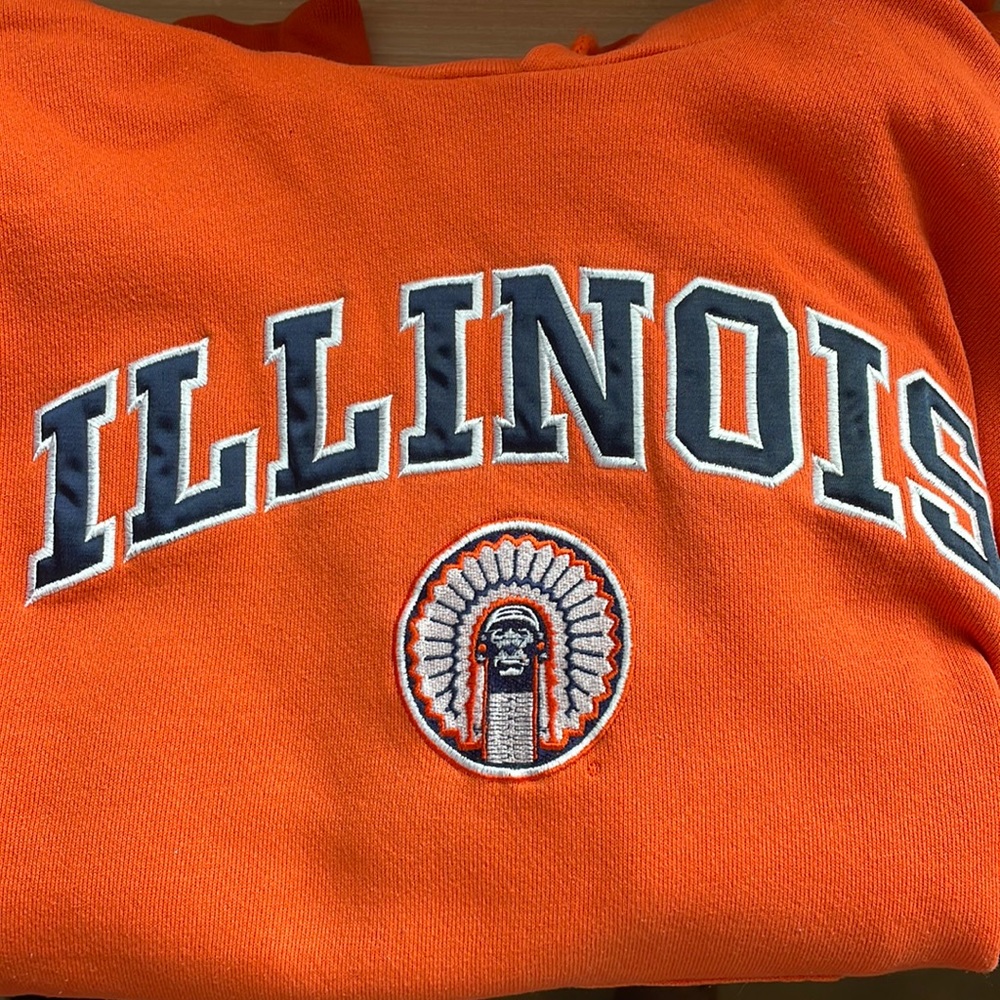 Size small university of Illinois hoodie